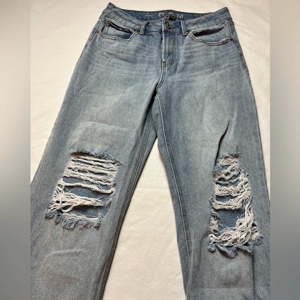 Rewash High Rise Distressed Jeans - Picture 4 of 8